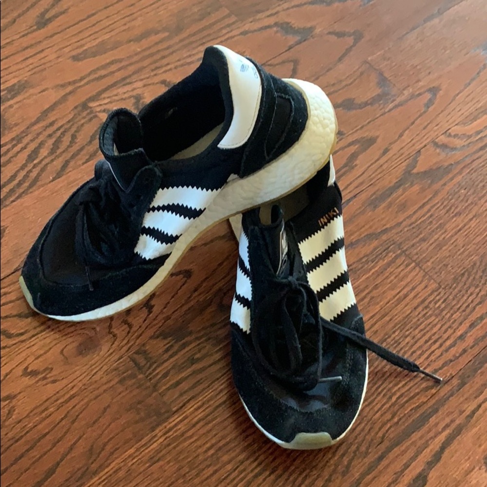 Iniki adidas sneakers